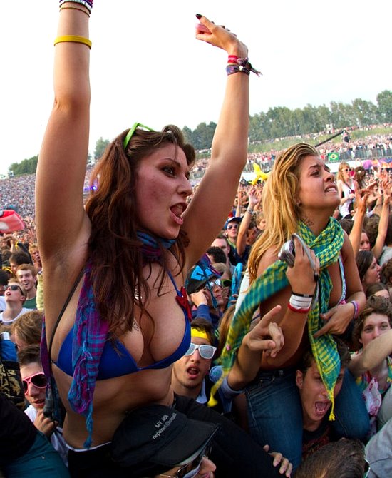 Insane Party Girls @ Tomorrowland 2011
